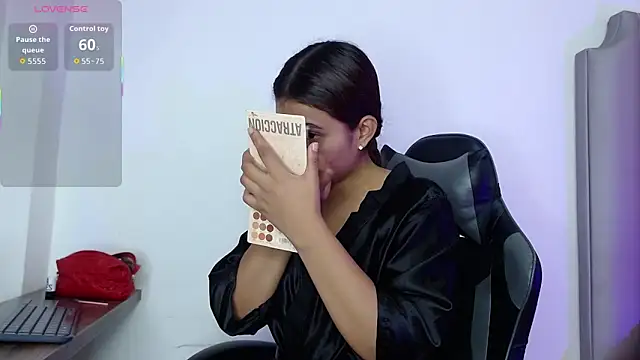 Miaa Rosse online show from 11/26/25, 12:06