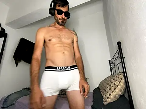 Snapshot of Asmodeo-6 chatting on 11/12/25, 07:13 Asmodeo-6 online show from 11/12/25, 07:13