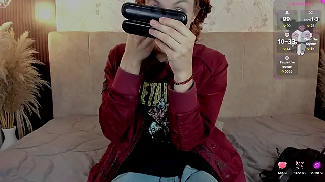 Snapshot of DarcyCullen chatting on 09/26/25, 11:36 DarcyCullen online show from 09/26/25, 11:36