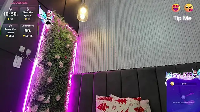 Skarlett hot  online show from 12/15/25, 08:35