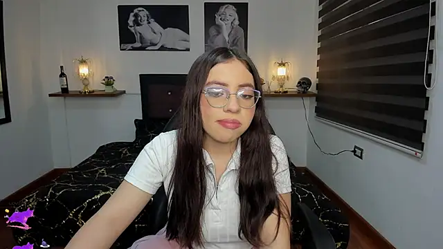 Snapshot of Barbara_Jonesss_4 chatting on 10/04/25, 07:12 Barbara Jonesss 4 online show from 10/04/25, 07:12