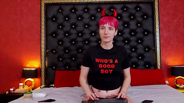 Snapshot of Luna_Devil_ chatting on 02/12/26, 08:37 Luna Devil online show from 02/12/26, 08:37