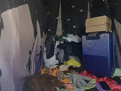 Snapshot of Reynalda26 chatting on 09/26/25, 03:49 Reynalda26 online show from 09/26/25, 03:49