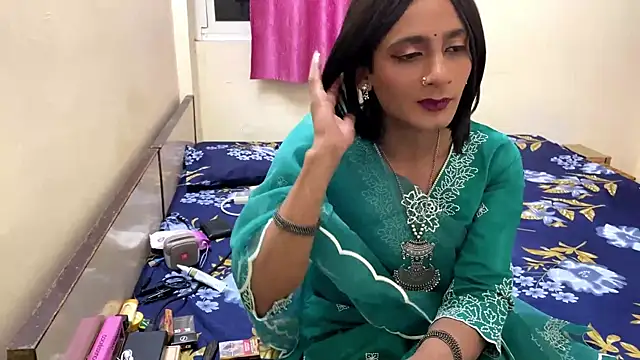 LuvLayla online show from 10/09/25, 04:38