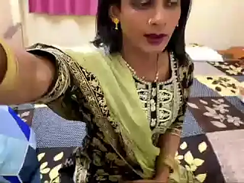 LuvLayla online show from 11/16/25, 04:34