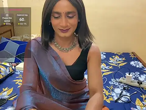 LuvLayla online show from 04/10/26, 09:19