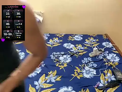 LuvLayla online show from 04/11/26, 08:35