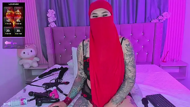 Nayla-Mouna online show from 02/21/26, 07:42