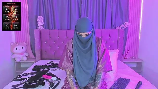 Nayla-Mouna online show from 03/11/26, 07:42