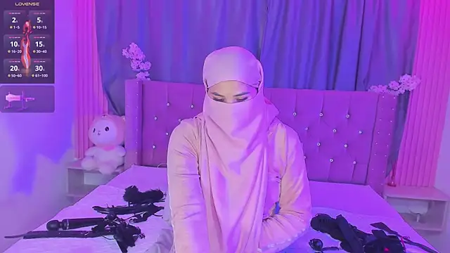 Nayla-Mouna online show from 05/05/26, 07:38