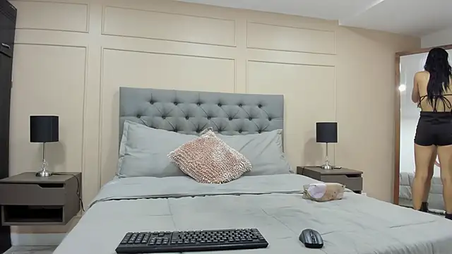 ALICESANDOVAL online show from 09/21/25, 11:45