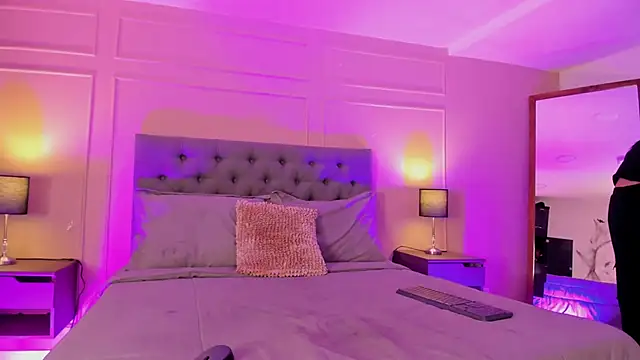 ALICESANDOVAL online show from 11/12/25, 11:21