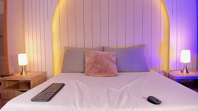 ALICESANDOVAL online show from 12/17/25, 11:38