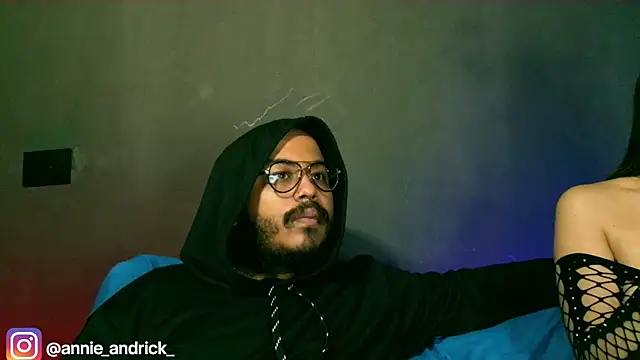  leda swan  online show from 10/13/25, 02:17