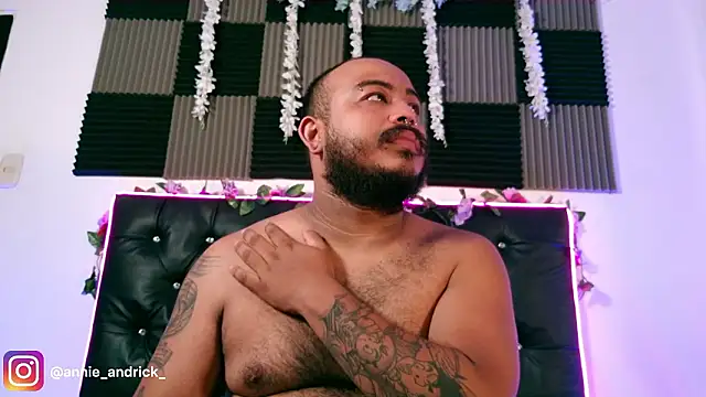  leda swan  online show from 03/23/26, 11:36