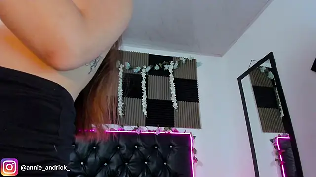 Snapshot of _leda_swan_ chatting on 05/01/26, 11:15 leda swan online show from 05/01/26, 11:15