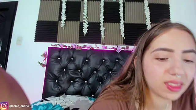 Snapshot of _leda_swan_ chatting on 05/11/26, 02:45 leda swan online show from 05/11/26, 02:45