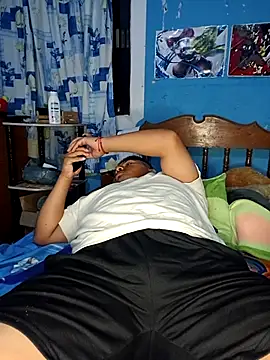 Snapshot of ramito1007 chatting on 10/29/25, 04:15 ramito1007 online show from 10/29/25, 04:15