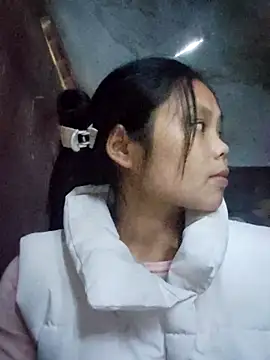 omiu-baby online show from 11/28/25, 01:41