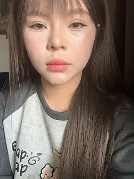 SarahBeii online show from 12/22/25, 03:03