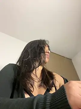 P A U L I N A  online show from 04/24/26, 03:09