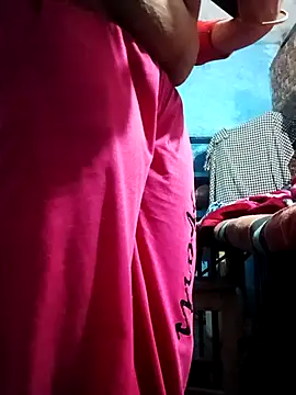 Snapshot of Deepa_hott chatting on 10/28/25, 10:45 Deepa hott online show from 10/28/25, 10:45