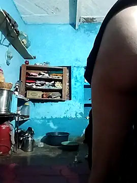 Snapshot of Deepa_hott chatting on 11/05/25, 10:54 Deepa hott online show from 11/05/25, 10:54