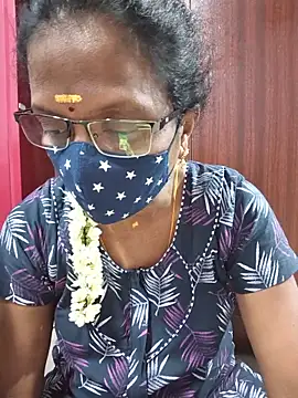 Snapshot of umashreetamil chatting on 06/02/26, 04:09 umashreetamil online show from 06/02/26, 04:09