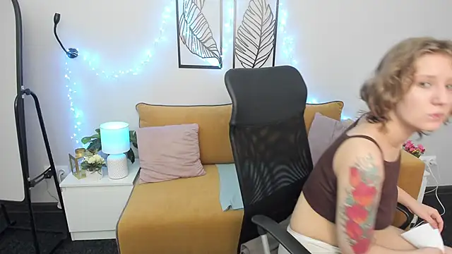 Hailey Foxy online show from 09/12/25, 08:58