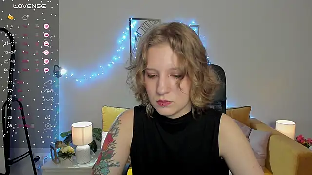 Hailey Foxy online show from 09/28/25, 08:52