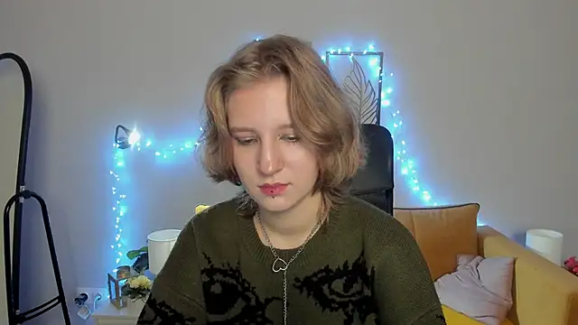 Hailey Foxy online show from 10/01/25, 08:53