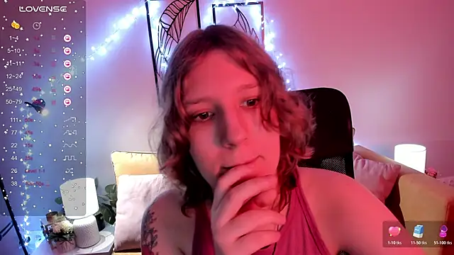 Hailey Foxy online show from 10/22/25, 08:58