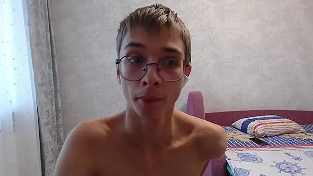 glasses cat online show from 11/15/25, 06:33