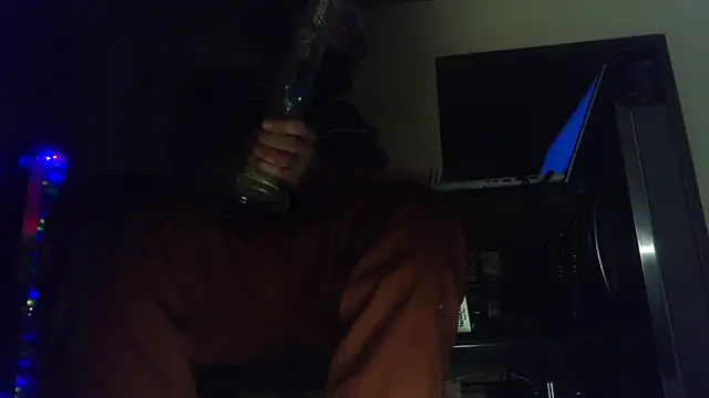 hungspundick1 online show from 11/18/25, 08:08