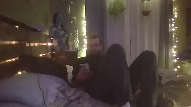 hungspundick1 online show from 12/22/25, 01:57