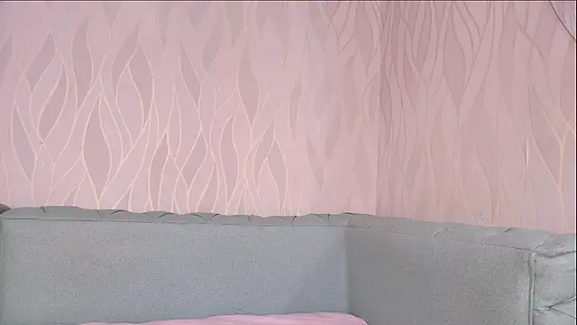 Snapshot of mia_scot chatting on 09/23/25, 11:57 mia scot online show from 09/23/25, 11:57