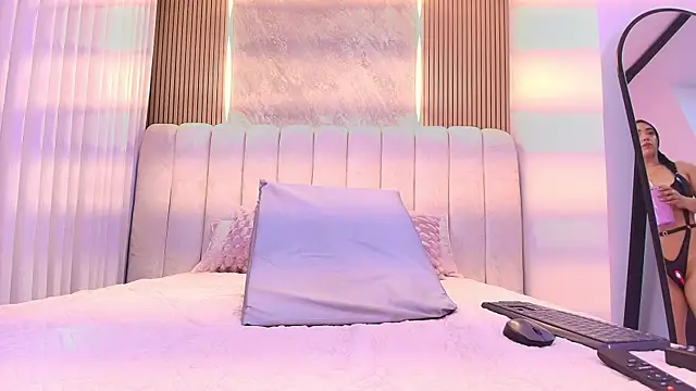 Snapshot of mia_scot chatting on 11/20/25, 12:05 mia scot online show from 11/20/25, 12:05