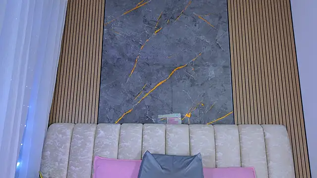 mia scot online show from 04/21/26, 12:00