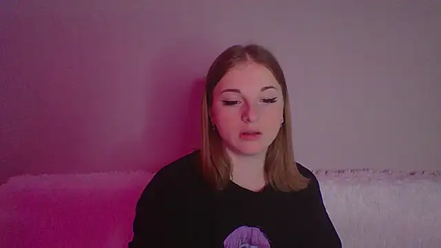 Snapshot of Star_Girlish chatting on 10/25/25, 07:41 Star Girlish online show from 10/25/25, 07:41