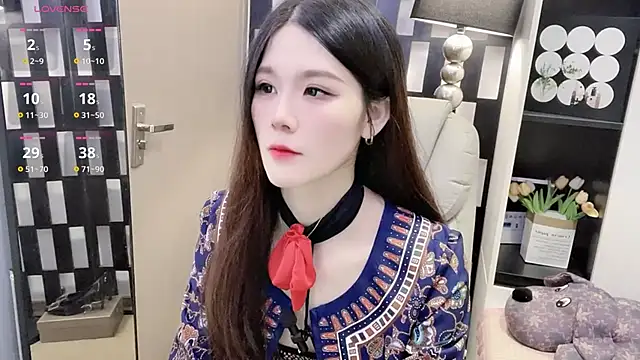 Snapshot of Yueyue-MM chatting on 11/26/25, 01:39 Yueyue-MM online show from 11/26/25, 01:39