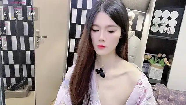 Snapshot of Yueyue-MM chatting on 11/29/25, 02:14 Yueyue-MM online show from 11/29/25, 02:14