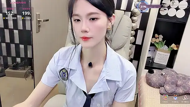 Yueyue-MM online show from 05/06/26, 02:00