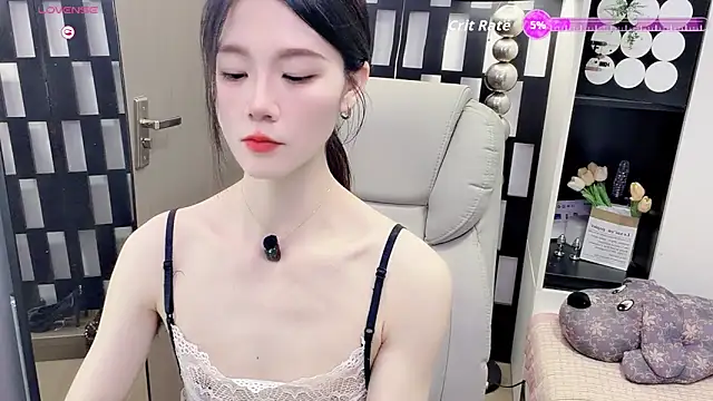 Yueyue-MM online show from 05/18/26, 04:07
