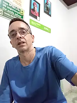 Snapshot of dinho_carioca chatting on 09/09/25, 02:00 dinho carioca online show from 09/09/25, 02:00