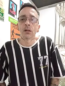 Snapshot of dinho_carioca chatting on 10/09/25, 02:37 dinho carioca online show from 10/09/25, 02:37