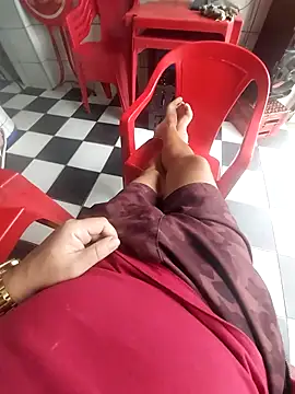 andrerj22 online show from 10/31/25, 06:09