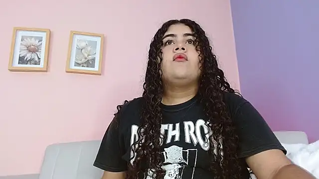 lourdes moon22 online show from 09/20/25, 01:01