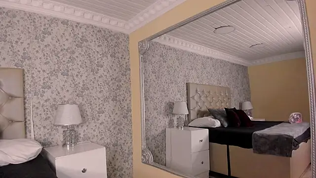 Snapshot of AlahiaJoness chatting on 09/30/25, 03:11 AlahiaJoness online show from 09/30/25, 03:11