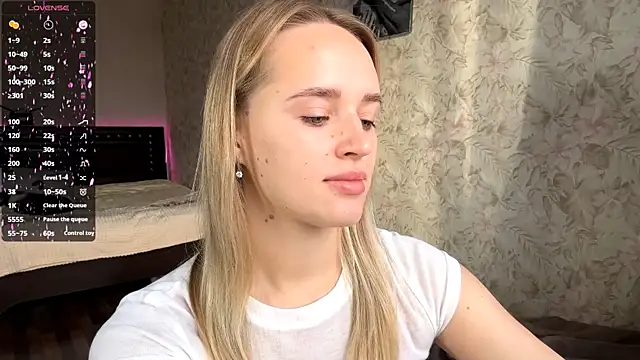 ElisabetLorney online show from 11/28/25, 08:17