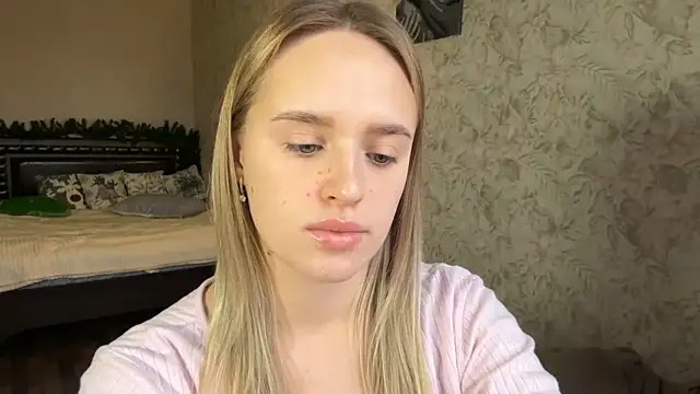 ElisabetLorney online show from 12/21/25, 08:32